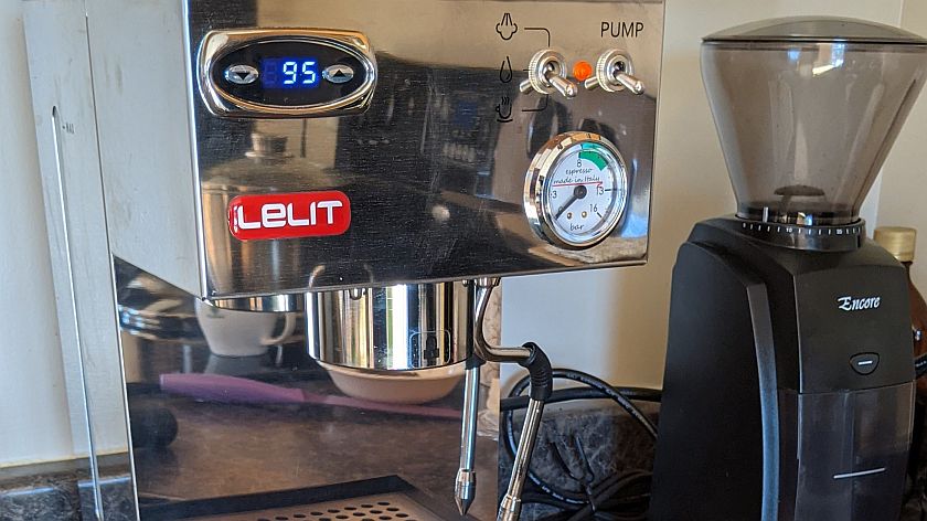 lelit espresso machine with pid and pressure gauge